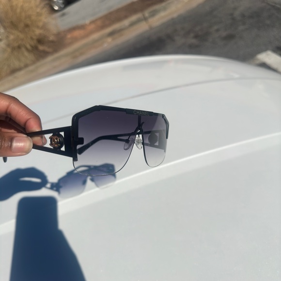 CHANEL GLASSES - Picture 8 of 9